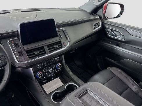 Certified 2023 GMC Yukon SLT w/ SLT Premium Package AWD/4WD image 29