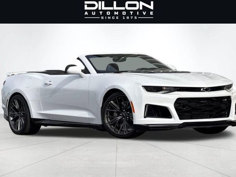 Used 2022 Chevrolet Camaro ZL1 RWD image 2