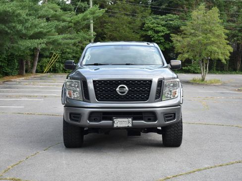 Used 2019 Nissan Titan S AWD/4WD image 11