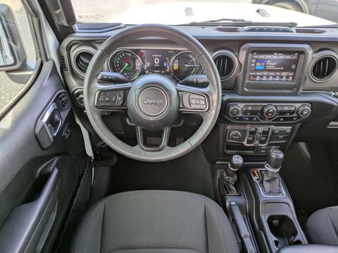Used 2023 Jeep Wrangler Unlimited AWD/4WD image 17