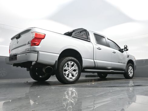 Used 2016 Nissan Titan SL image 33