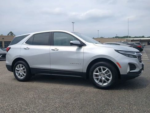 Used 2022 Chevrolet Equinox LT AWD/4WD image 2