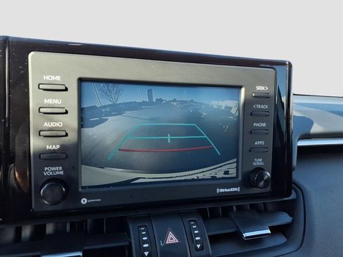 Used 2022 Toyota RAV4 XLE Premium image 19
