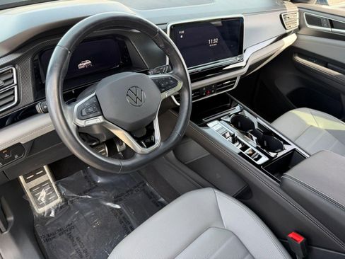 Certified 2024 Volkswagen Atlas Cross Sport SEL R-Line image 4