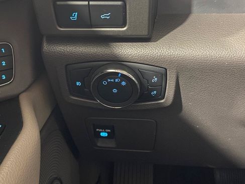 Used 2020 Ford Expedition XLT w/ Equipment Group 202A AWD/4WD image 28