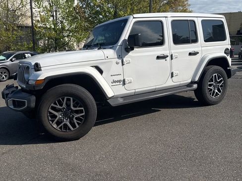 Used 2024 Jeep Wrangler Unlimited Sahara w/ Technology Group AWD/4WD image 1