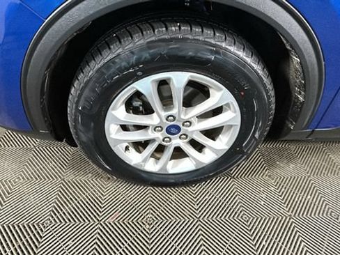 Used 2022 Ford Escape SE w/ Convenience Package FWD image 9
