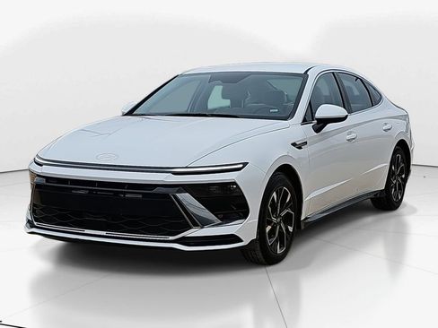 Used 2025 Hyundai Sonata SEL image 3