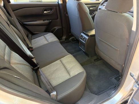 Used 2025 Nissan Rogue SV image 30