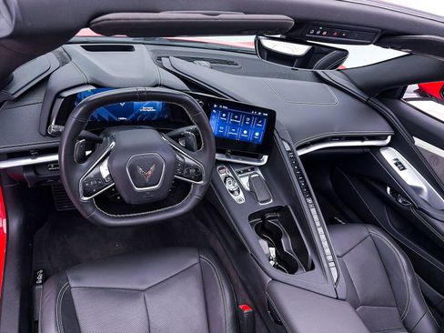 Used 2024 Chevrolet Corvette Stingray Preferred Conv w/ 2LT image 22