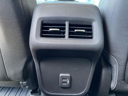 Used 2024 GMC Terrain SLE w/ Driver Convenience Package FWD image 36