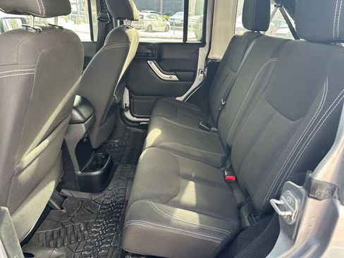 Used 2015 Jeep Wrangler Unlimited Sahara w/ Dual Top Group image 21