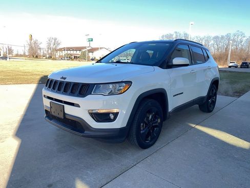 Used 2021 Jeep Compass Latitude image 2