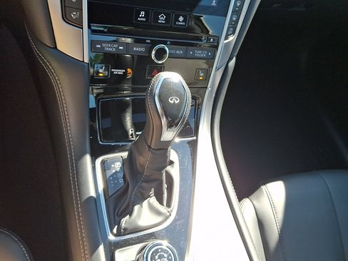 Used 2019 INFINITI Q60 3.0t Luxe w/ Essential Package AWD/4WD image 14