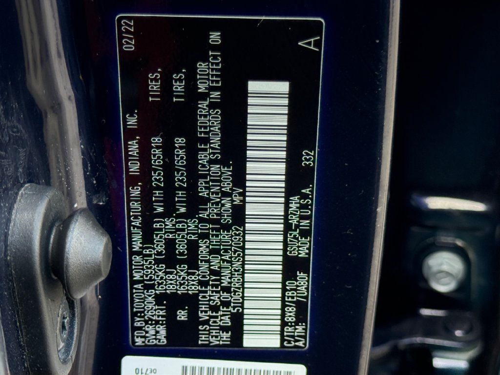Used 2022 Toyota Highlander XLE AWD/4WD image 29