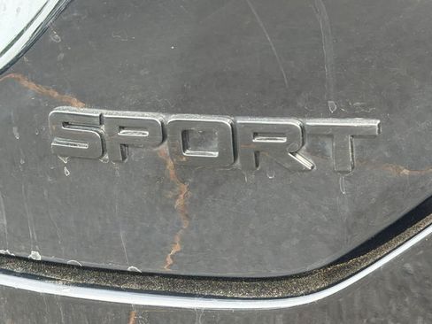 Used 2025 Honda Pilot Sport image 12