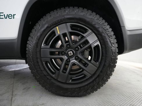 Used 2024 Rivian R1S Adventure image 9