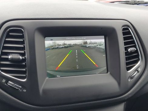 Used 2018 Jeep Compass Latitude w/ Popular Equipment Group AWD/4WD image 15