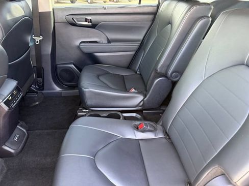 Used 2026 Toyota Highlander XLE AWD/4WD image 30