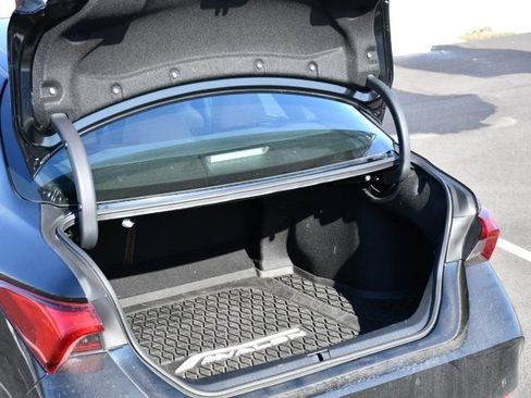 Used 2019 Toyota Avalon Limited image 30