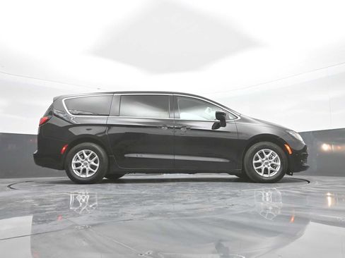 Used 2024 Chrysler Voyager LX FWD image 43