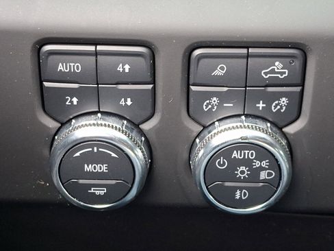 Certified 2023 GMC Sierra 1500 AT4 w/ AT4 Premium Package AWD/4WD image 25