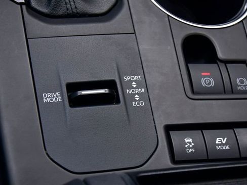 Certified 2022 Toyota Highlander XLE image 30