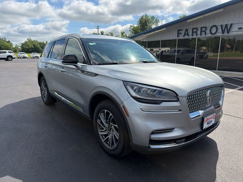 Used 2024 Lincoln Aviator AWD image 4