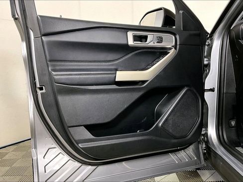 Used 2021 Ford Explorer Limited w/ Equipment Group 301A image 23