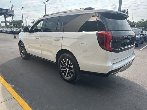 Used 2025 Ford Expedition Platinum AWD/4WD image 6