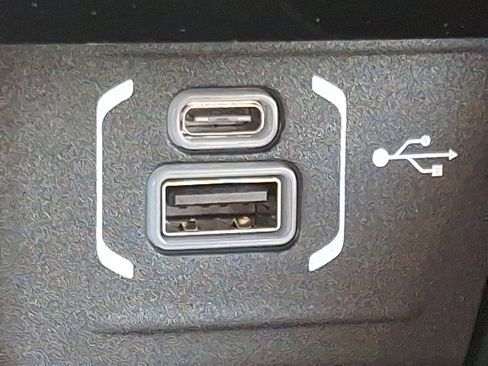 New 2026 Jeep Compass Limited image 15