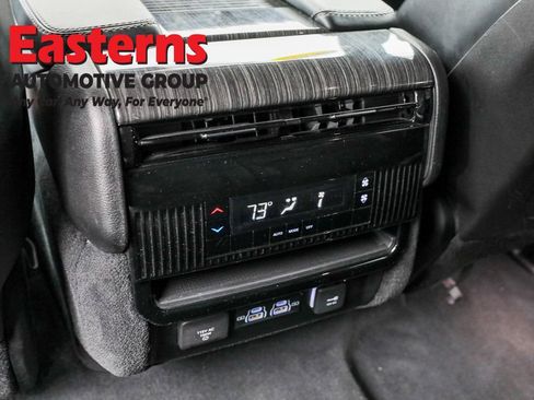 Used 2022 Jeep Wagoneer Series II AWD/4WD image 22