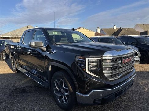 Used 2024 GMC Sierra 1500 SLT w/ SLT Premium Plus Package image 4