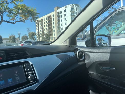 Used 2025 Nissan Versa SV FWD image 35