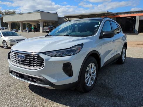 New 2025 Ford Escape Active w/ Tech Pack #1 image 8