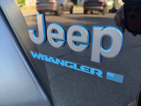 Used 2023 Jeep Wrangler Unlimited w/ Cold Weather Group AWD/4WD image 27