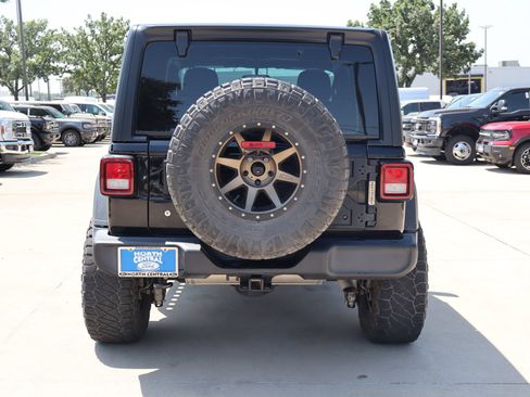 Used 2021 Jeep Wrangler Sport AWD/4WD image 4