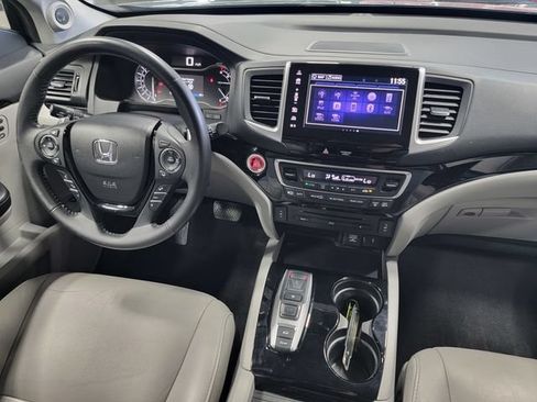 Used 2017 Honda Pilot Touring image 29