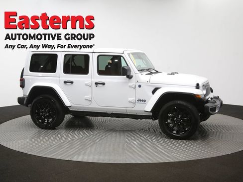 Used 2025 Jeep Wrangler Unlimited Sahara w/ Safety Group AWD/4WD image 48