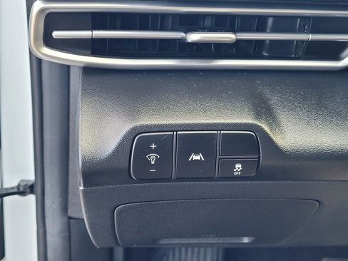 Used 2023 Hyundai Elantra SEL w/ Convenience Package image 24