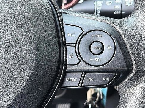 Used 2025 Toyota RAV4 LE FWD image 17