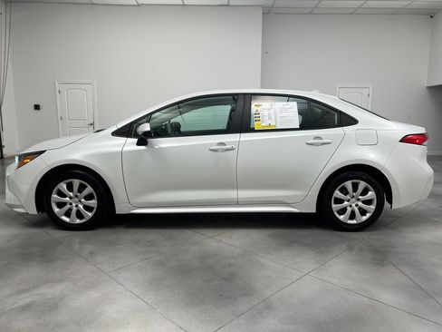Used 2024 Toyota Corolla LE FWD image 5