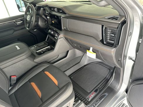 New 2026 GMC Sierra 2500 AT4 w/ AT4 Premium Plus Package AWD/4WD image 38