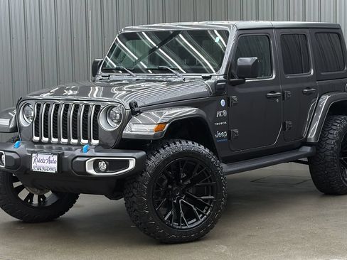 Used 2023 Jeep Wrangler Unlimited Sahara w/ Cold Weather Group AWD/4WD image 1