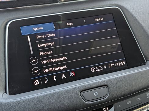 Used 2023 Cadillac XT4 Luxury w/ Cold Weather Package image 40