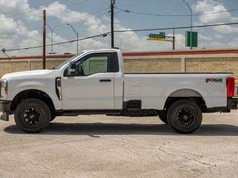 Certified 2023 Ford F250 XL w/ FX4 Off-Road Package AWD/4WD image 5