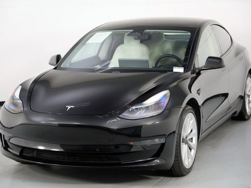 Used 2021 Tesla Model 3 Standard Range Plus image 49
