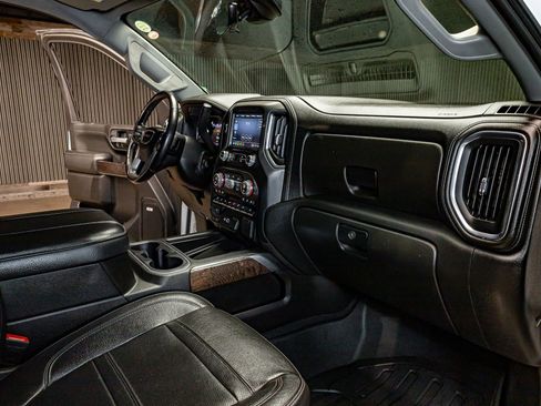 Used 2023 GMC Sierra 3500 Denali w/ Denali Ultimate Package image 21
