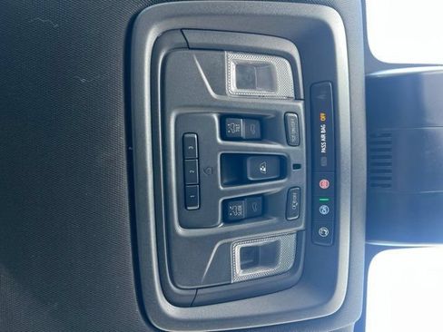 Used 2025 Chevrolet Silverado 1500 High Country w/ High Country Premium Package AWD/4WD image 24