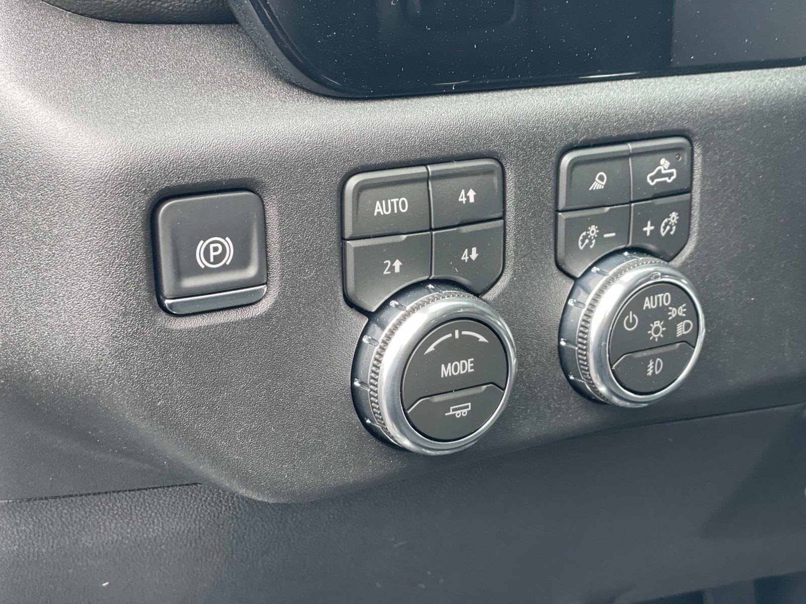 New 2026 GMC Sierra 3500 SLT w/ SLT Premium Package AWD/4WD image 19